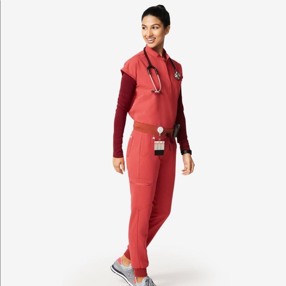 Figs limited edition jogger scrubs - Picture 2 of 5